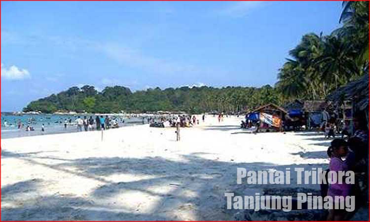 Pantai Trikora