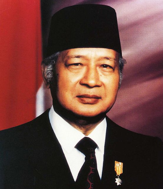 Presiden Soeharto berwarna