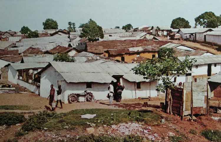 Rumah di pinggiran kota Pantai Gading