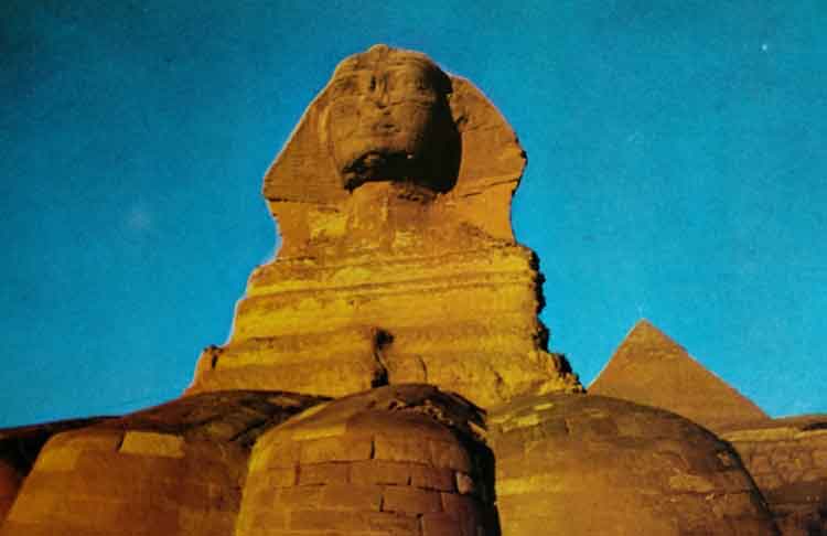 patung Sphinx di Giza