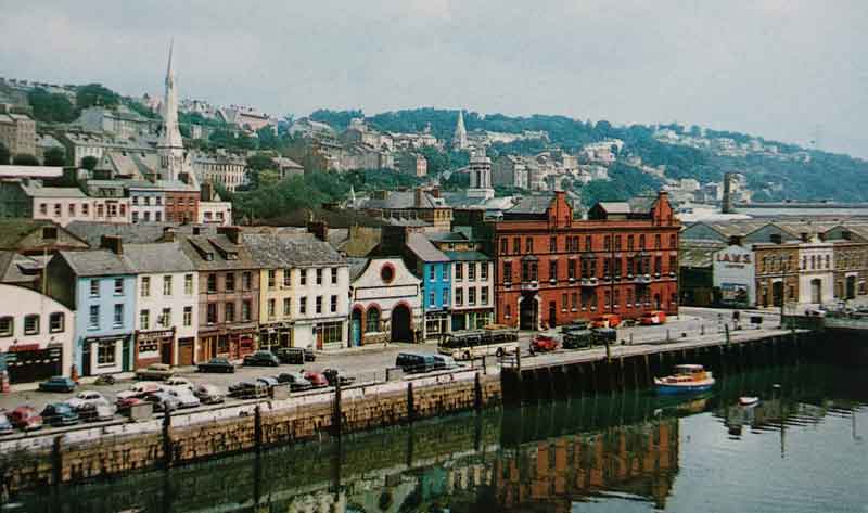 Dermaga Sungai Lee di Cork Irlandia