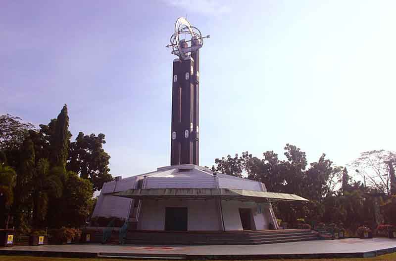 Tugu Khatulistiwa