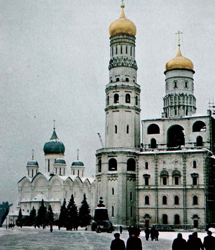 Menara Ivan Agung di Kremlin bertarikh Abad 15