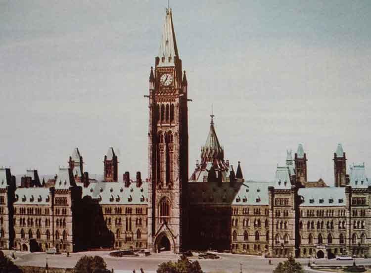 Gedung parlemen federal Kanada di Ottawa