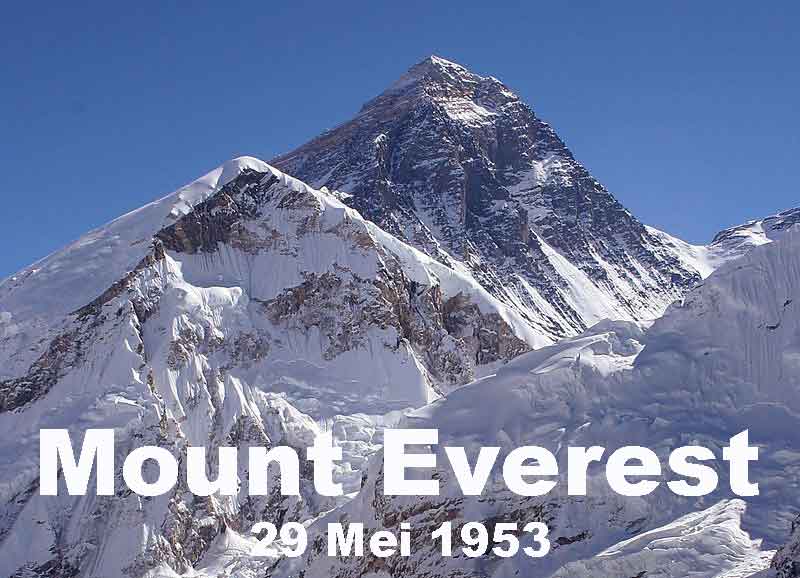 Edmund Hillary dan Tenzing Norgay berhasil mencapai puncak Everest