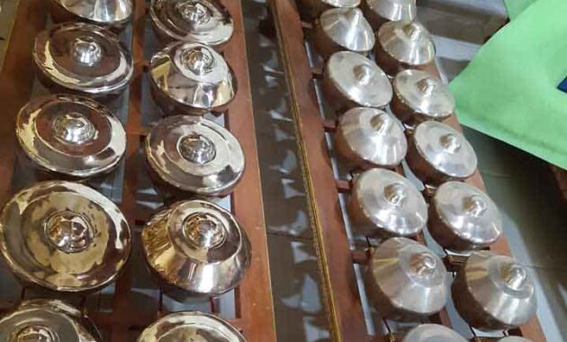 Alat Musik Jawa Tengah: Sejarah dan 12 nama ricikan gamelan lengkap gambarnya 2 Bonang gamelan